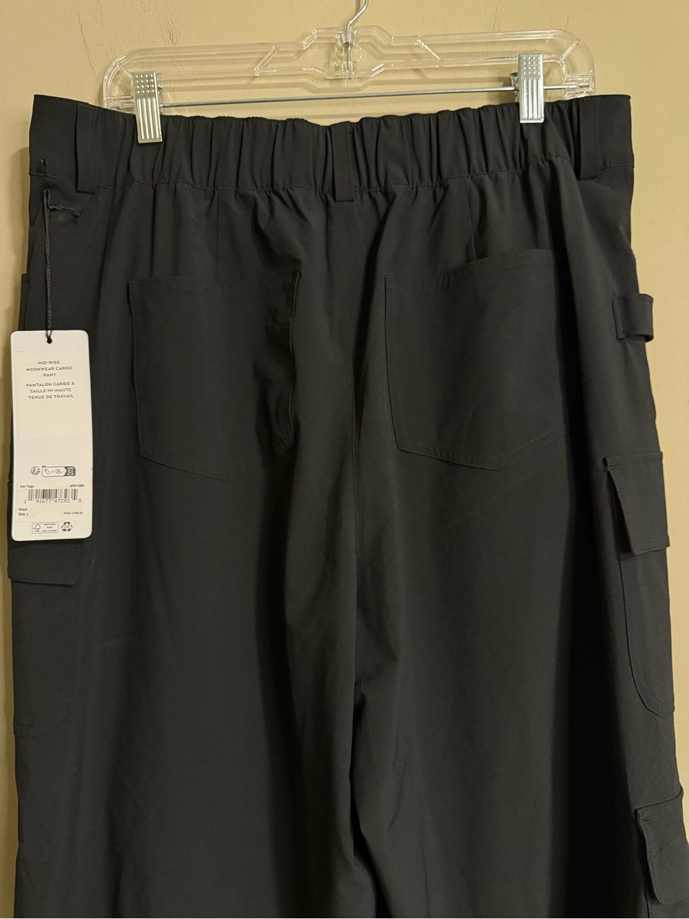 Alo Yoga Mid-Rise Workwear Cargo Pant Black NWT Size L Wide Leg - Picture 9 of 10